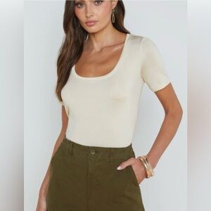 L’AGENCE Felipe Tee Top in Bone XS